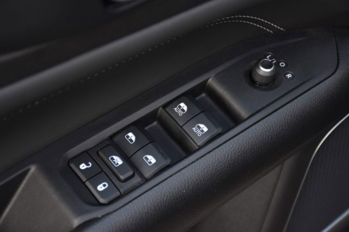 Jeep Compass 1.3 T4 190CV PHEV AT6 4xe Night Eagle (18)