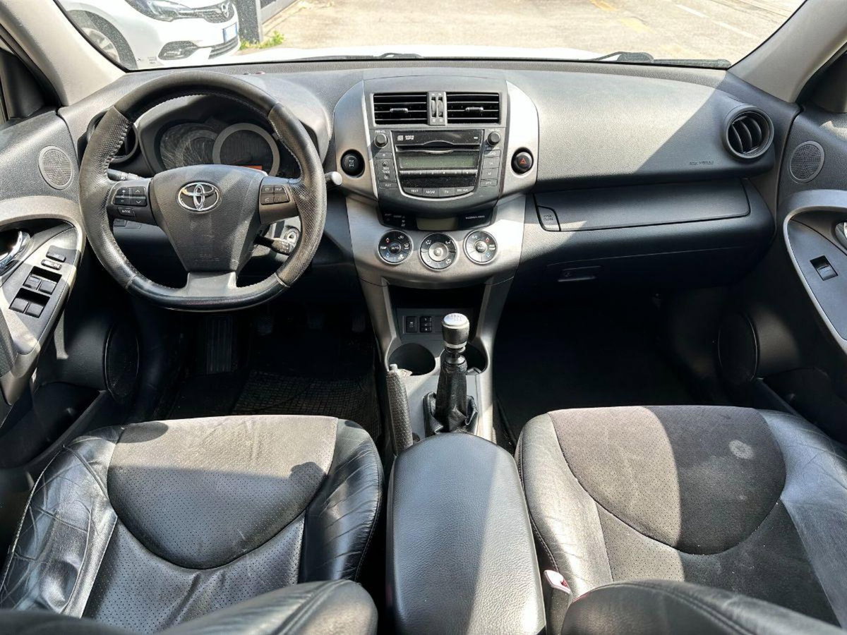 Toyota Rav4 2.2 D-4D 150 CV DPF Exclusive (10)