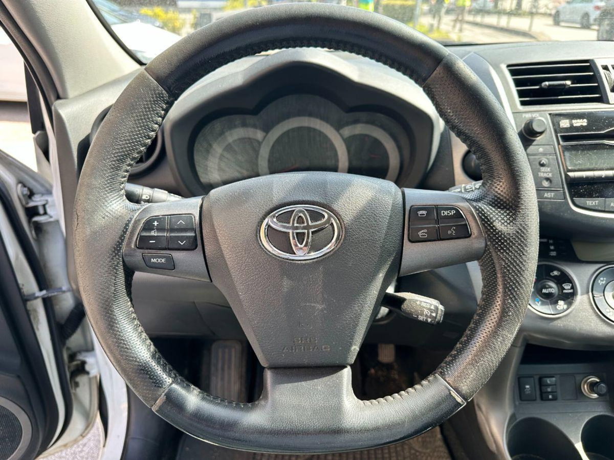 Toyota Rav4 2.2 D-4D 150 CV DPF Exclusive (11)