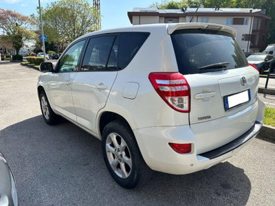 Toyota Rav4 2.2 D-4D 150 CV DPF Exclusive (4)