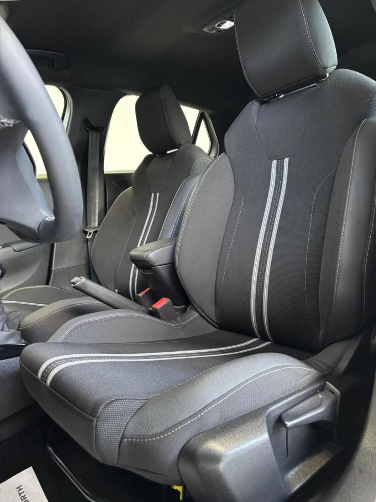 Opel Corsa 1.2 100 CV Edition (11)