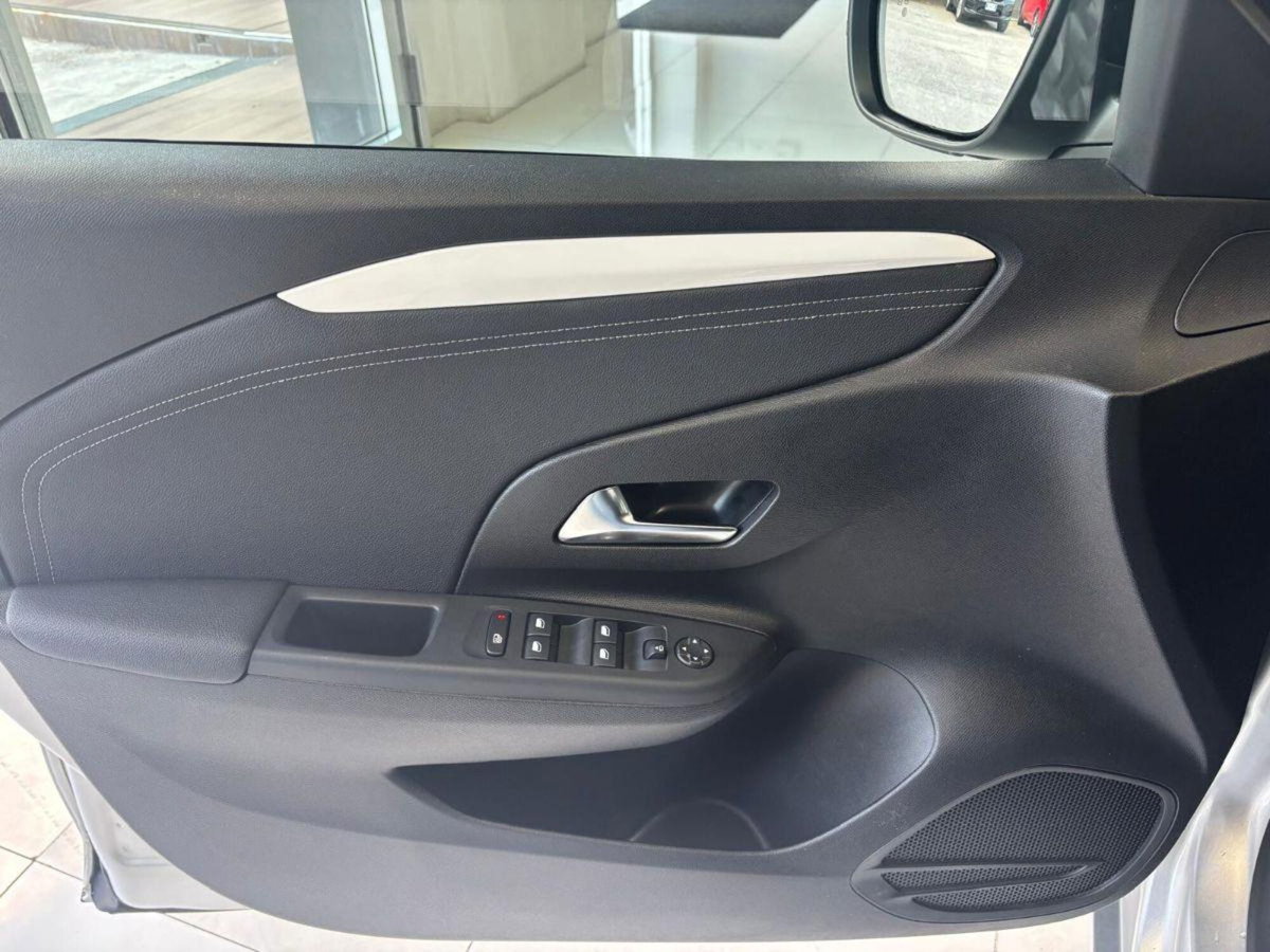 Opel Corsa 1.2 100 CV Edition (9)