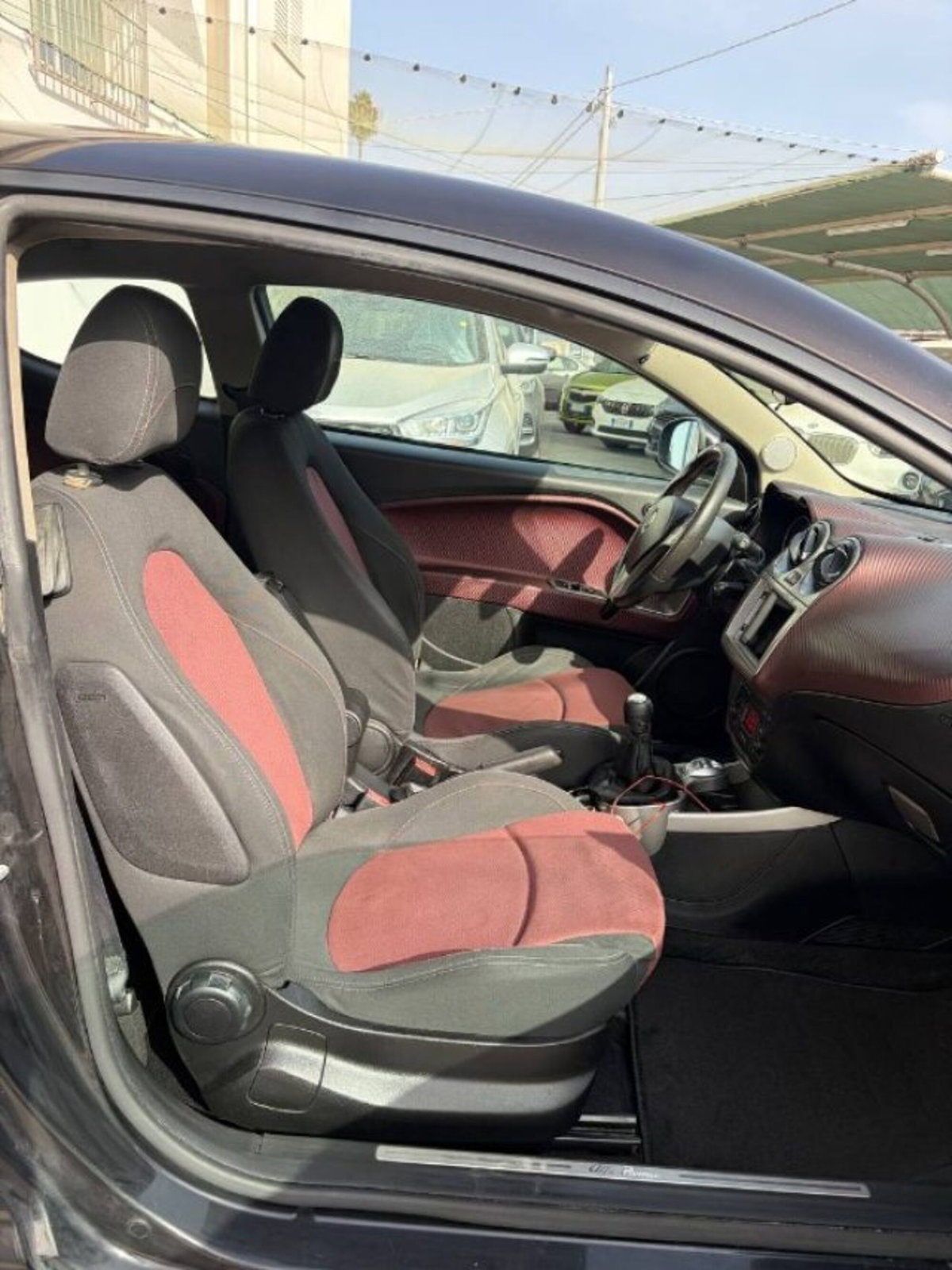 Alfa Romeo MiTo 1.6 JTDm-2 S&S Distinctive Sport Pack (14)