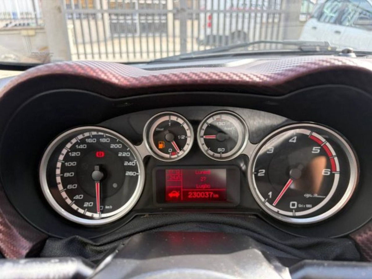 Alfa Romeo MiTo 1.6 JTDm-2 S&S Distinctive Sport Pack (19)