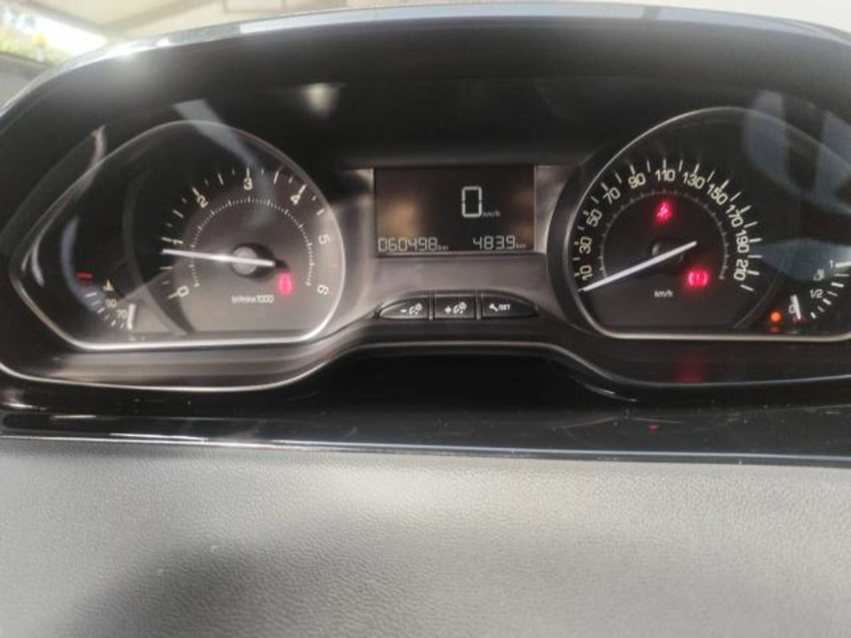 Peugeot 208 BlueHDi 100 Stop&Start 5 porte Active (11)