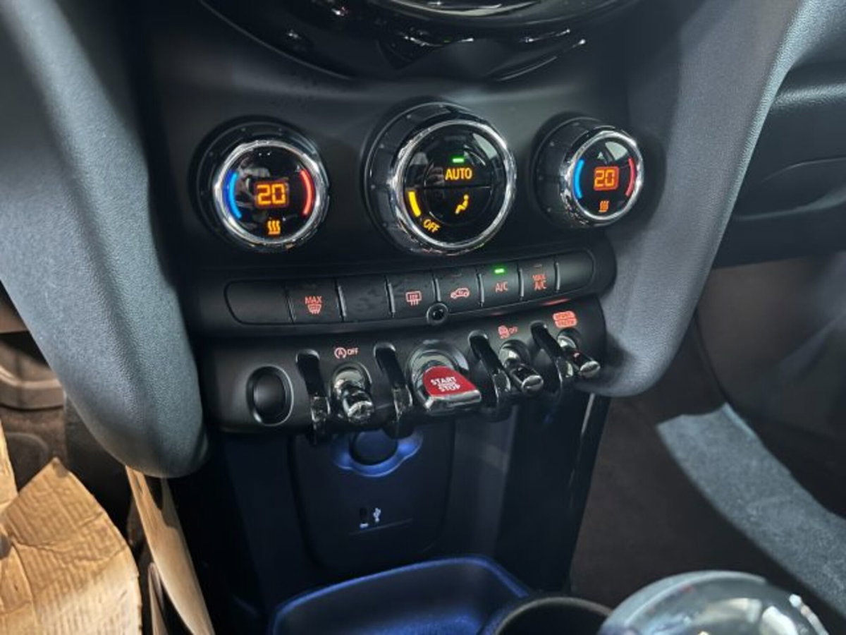 MINI Mini 1.5 Cooper 5 porte (16)