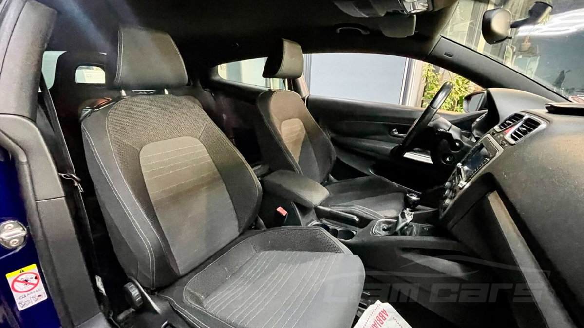 Volkswagen Scirocco 2.0 TFSI (11)