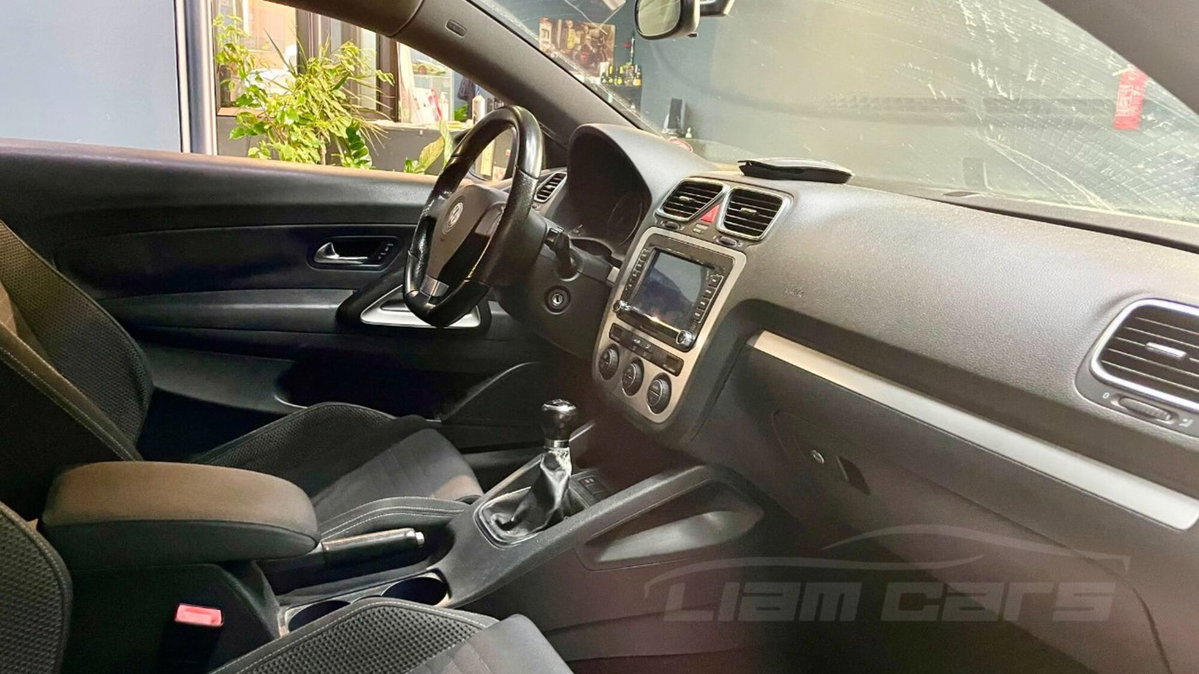 Volkswagen Scirocco 2.0 TFSI (12)