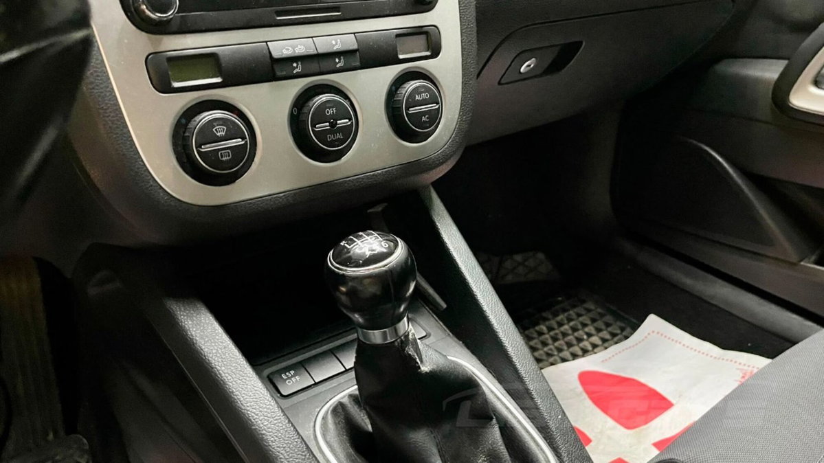 Volkswagen Scirocco 2.0 TFSI (16)