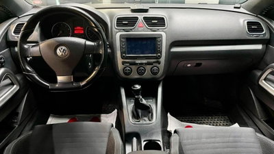 Volkswagen Scirocco 2.0 TFSI (9)