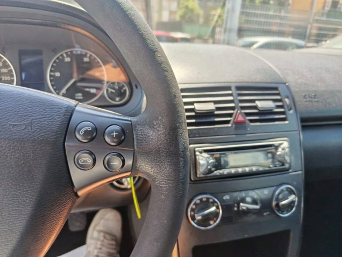 Mercedes-Benz Classe A 180 CDI Avantgarde (10)