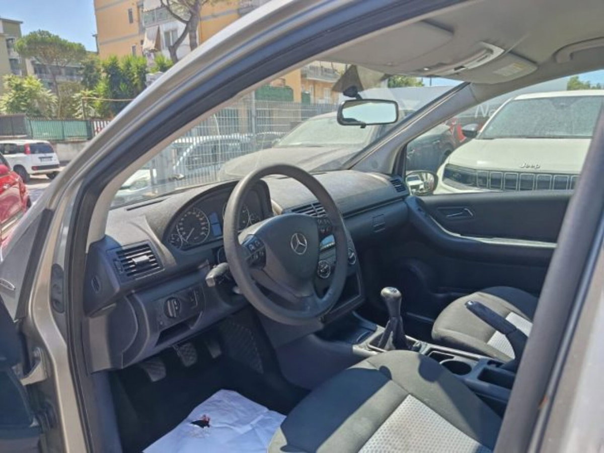 Mercedes-Benz Classe A 180 CDI Avantgarde (11)
