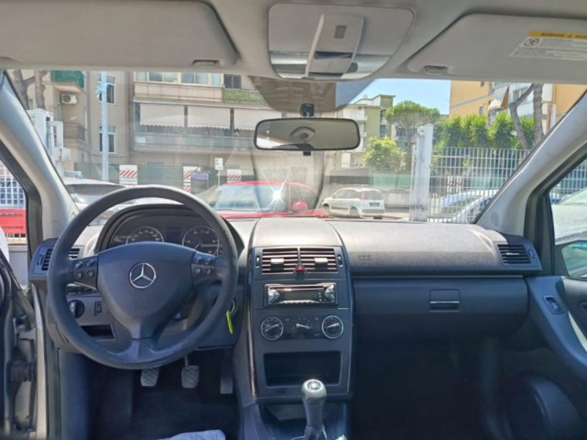 Mercedes-Benz Classe A 180 CDI Avantgarde (9)