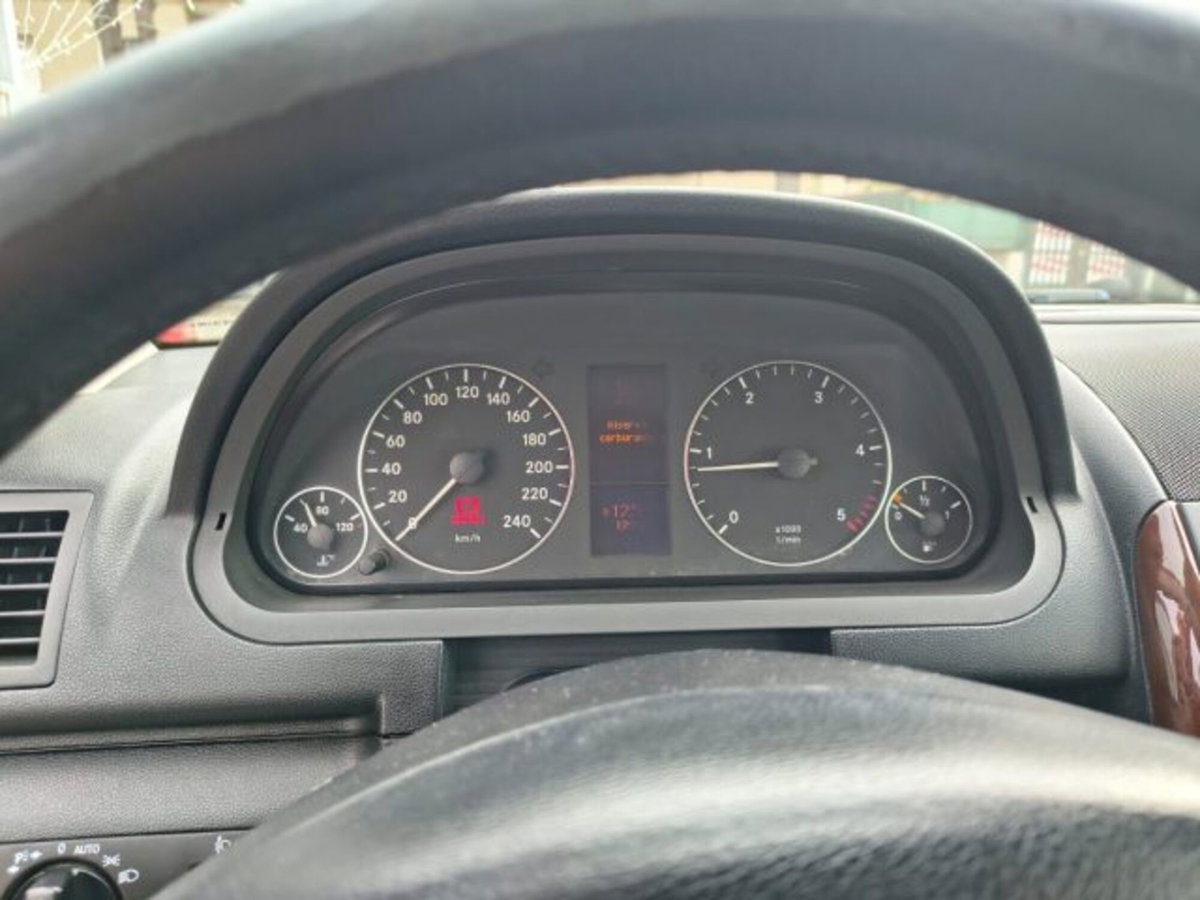 Mercedes-Benz Classe A 180 CDI Elegance (10)