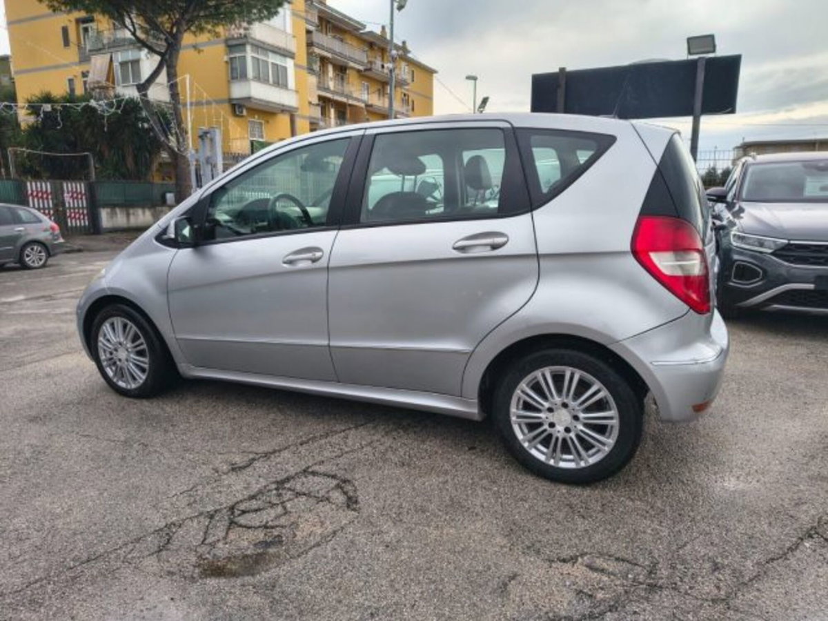 Mercedes-Benz Classe A 180 CDI Elegance (6)