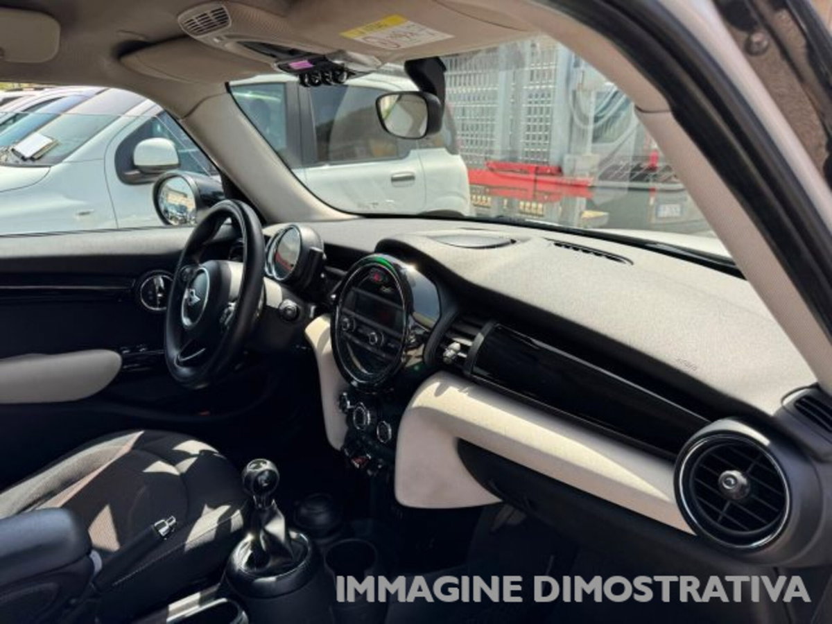 MINI Mini 1.5 Cooper D 5 porte (18)