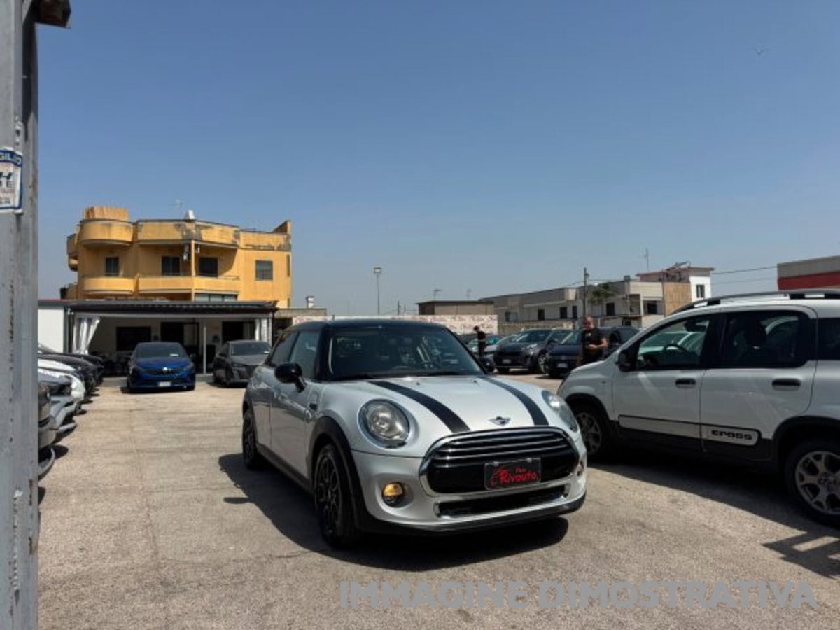 MINI Mini 1.5 Cooper D 5 porte (2)