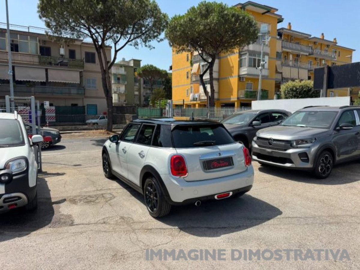 MINI Mini 1.5 Cooper D 5 porte (7)