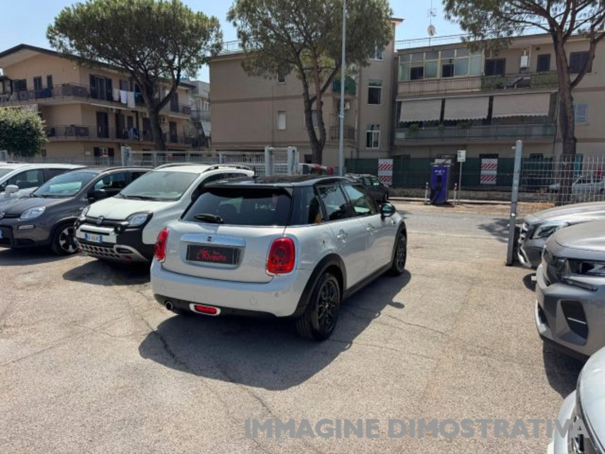 MINI Mini 1.5 Cooper D 5 porte (8)