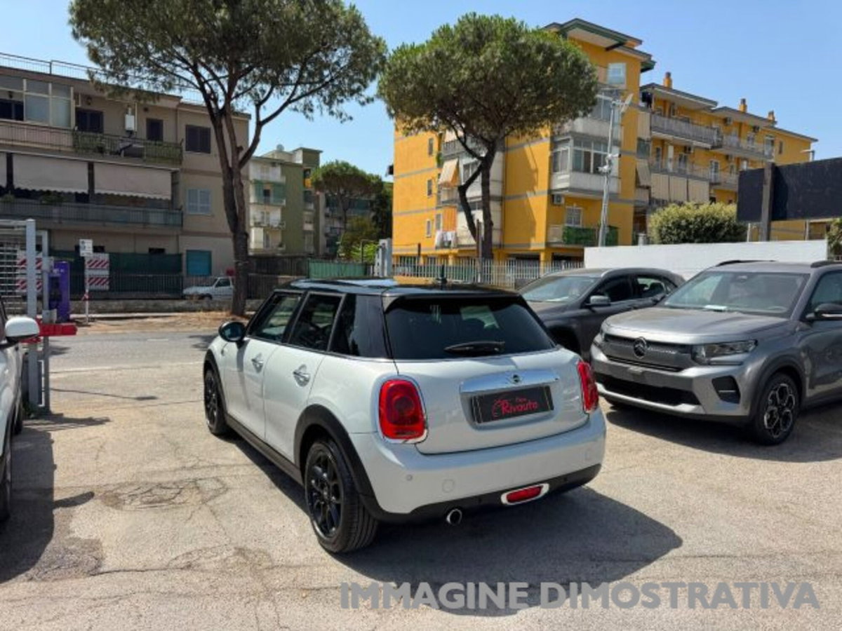 MINI Mini 1.5 Cooper D 5 porte (9)