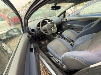 Opel Corsa 1.2 5 porte Cosmo (4)