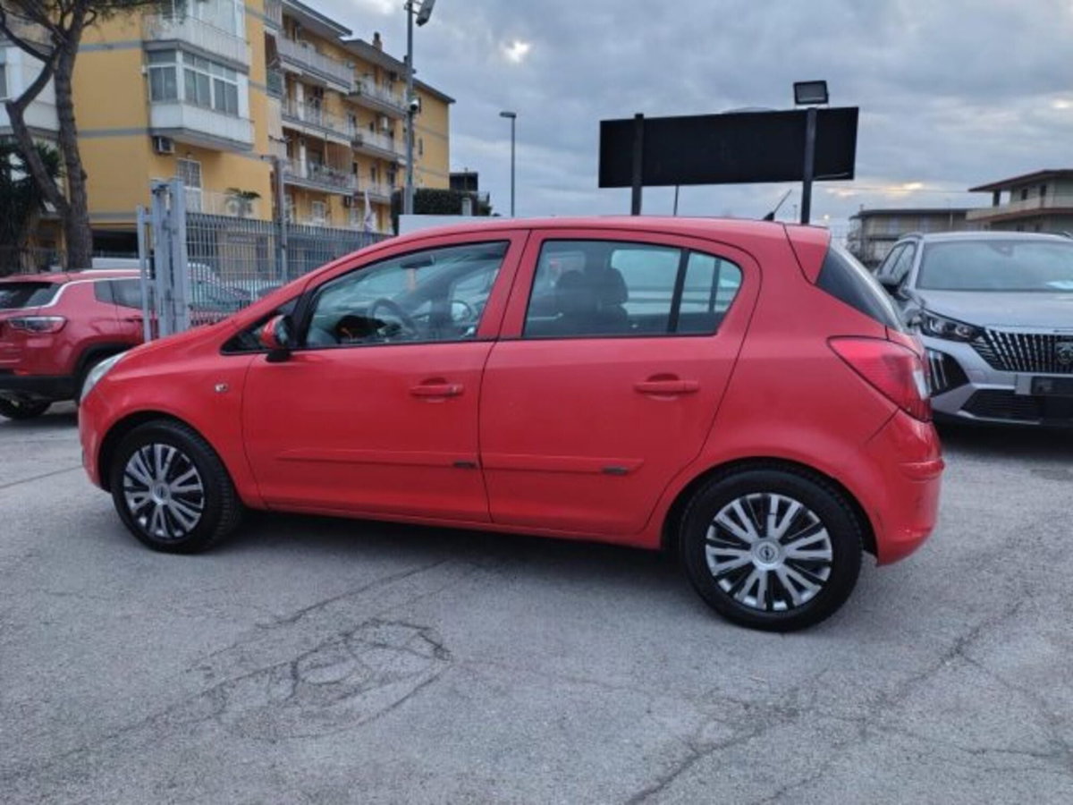 Opel Corsa 1.2 5 porte Cosmo (6)