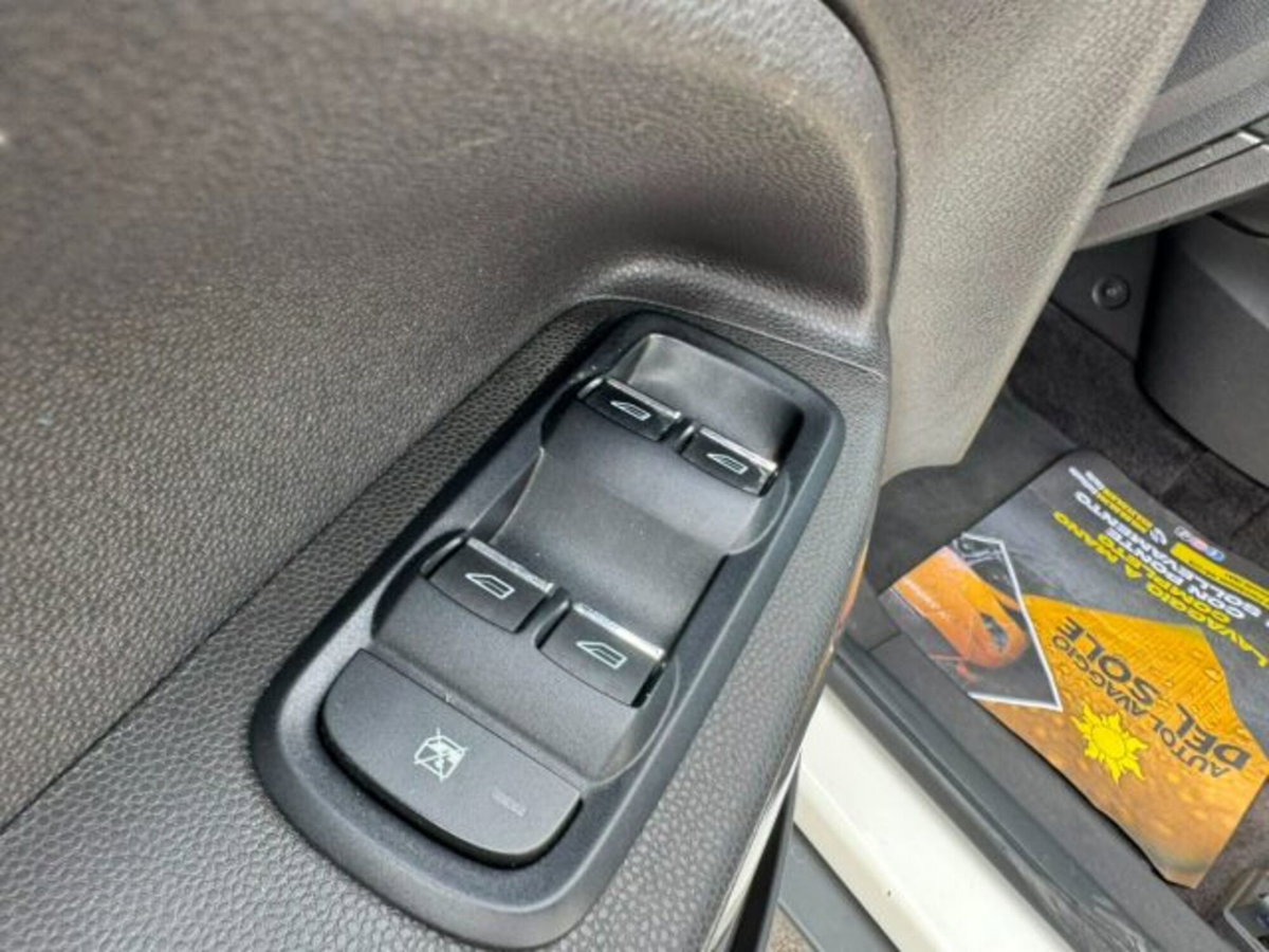 Ford EcoSport 1.5 TDCi 95 CV Titanium S (8)