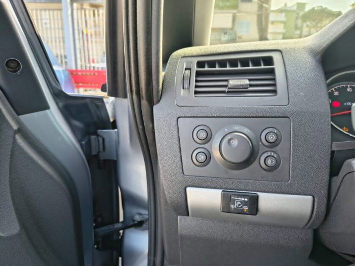 Opel Zafira 1.8 16V GPL-TECH Cosmo (10)