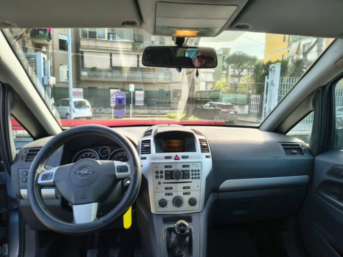 Opel Zafira 1.8 16V GPL-TECH Cosmo (13)
