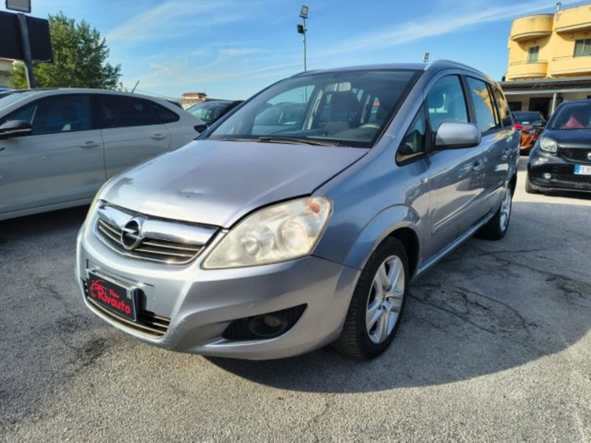 Opel Zafira 1.8 16V GPL-TECH Cosmo (3)