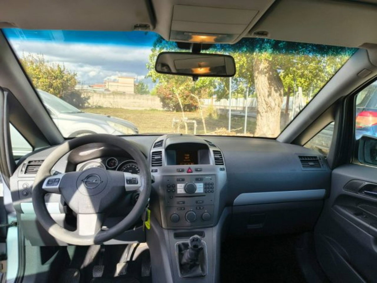 Opel Zafira 1.6 16V ecoM 94CV Cosmo (14)