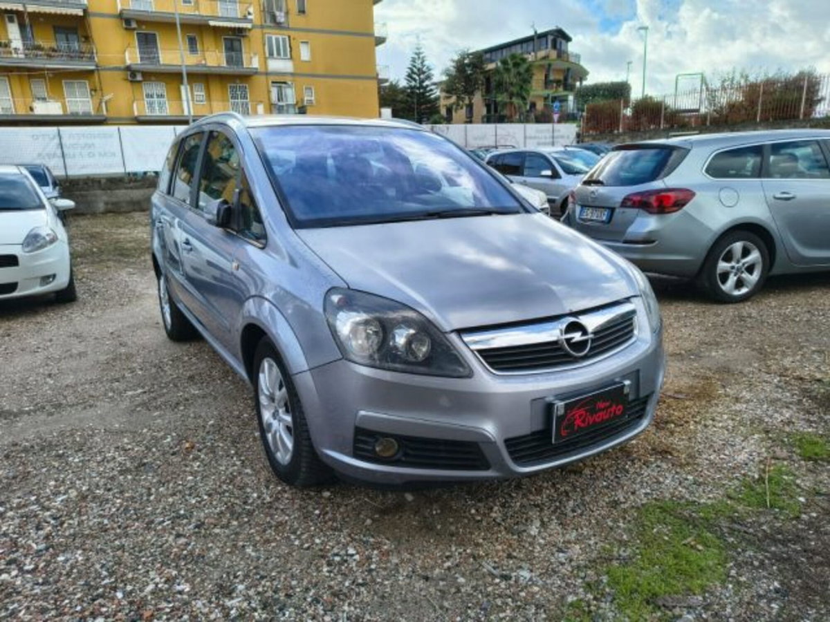Opel Zafira 1.6 16V ecoM 94CV Cosmo (2)