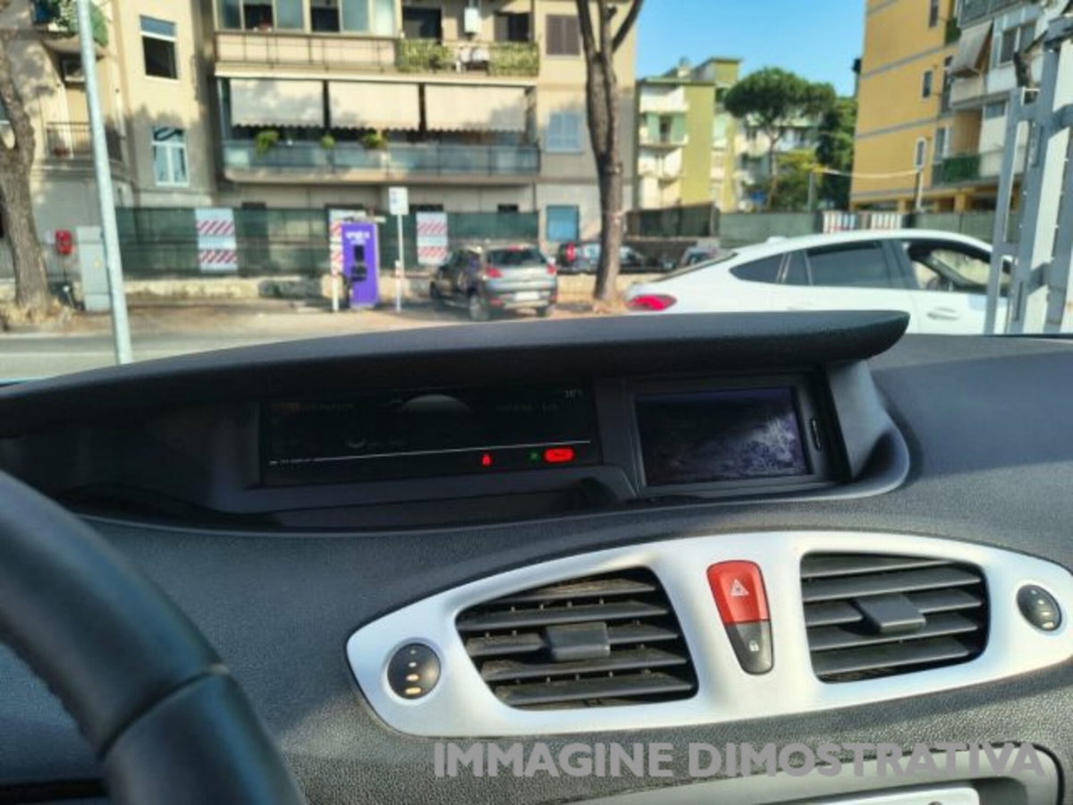Renault Scenic E-Tech Electric 1.5 dCi 110CV Dynamique (11)