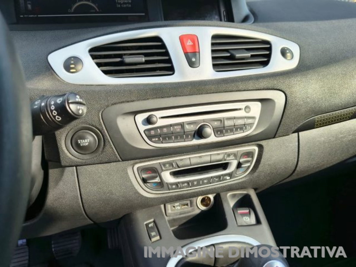 Renault Scenic E-Tech Electric 1.5 dCi 110CV Dynamique (9)