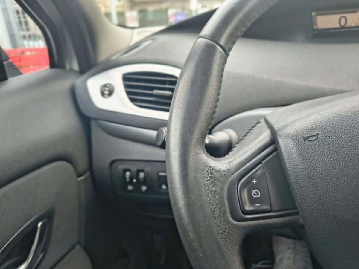 Renault Scenic E-Tech Electric 1.5 dCi 110CV Dynamique (9)
