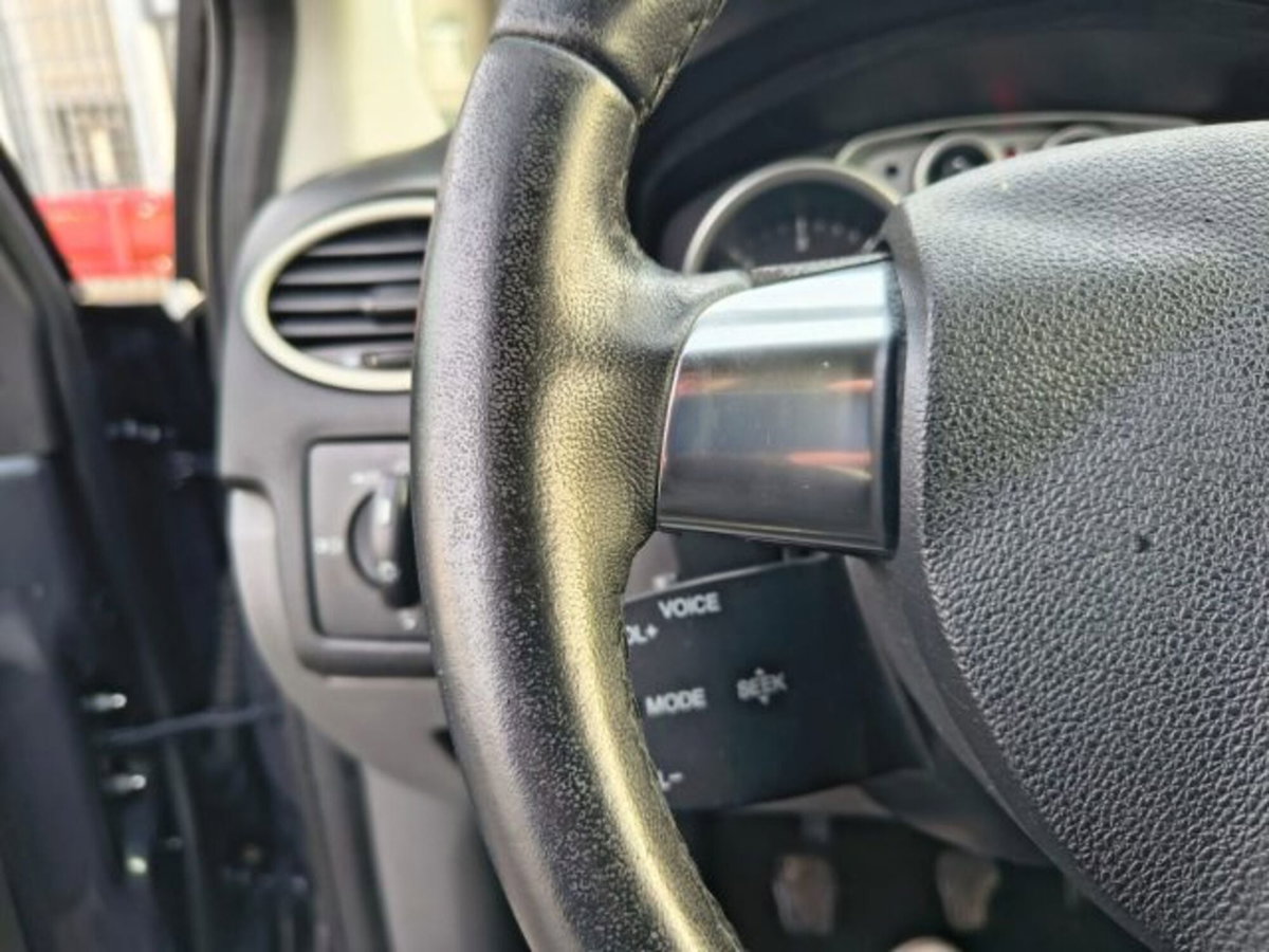 Ford Focus Station Wagon 1.6 TDCi (90CV) S.W. (13)