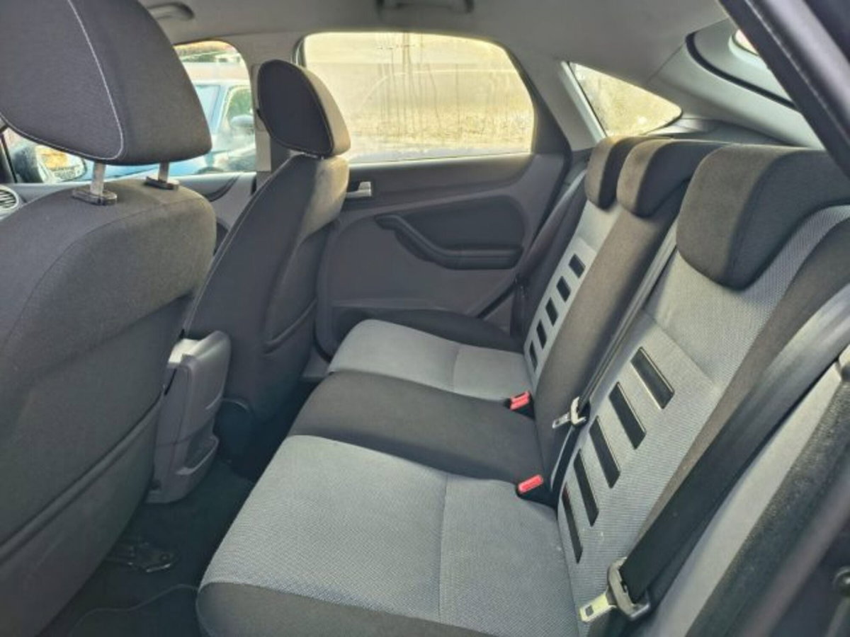 Ford Focus Station Wagon 1.6 TDCi (90CV) S.W. (14)