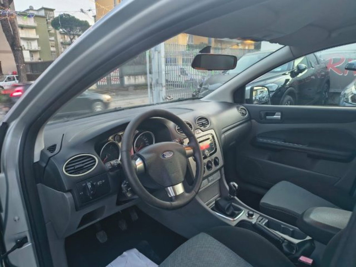 Ford Focus Station Wagon 1.6 TDCi 115 CV SW Titanium (11)