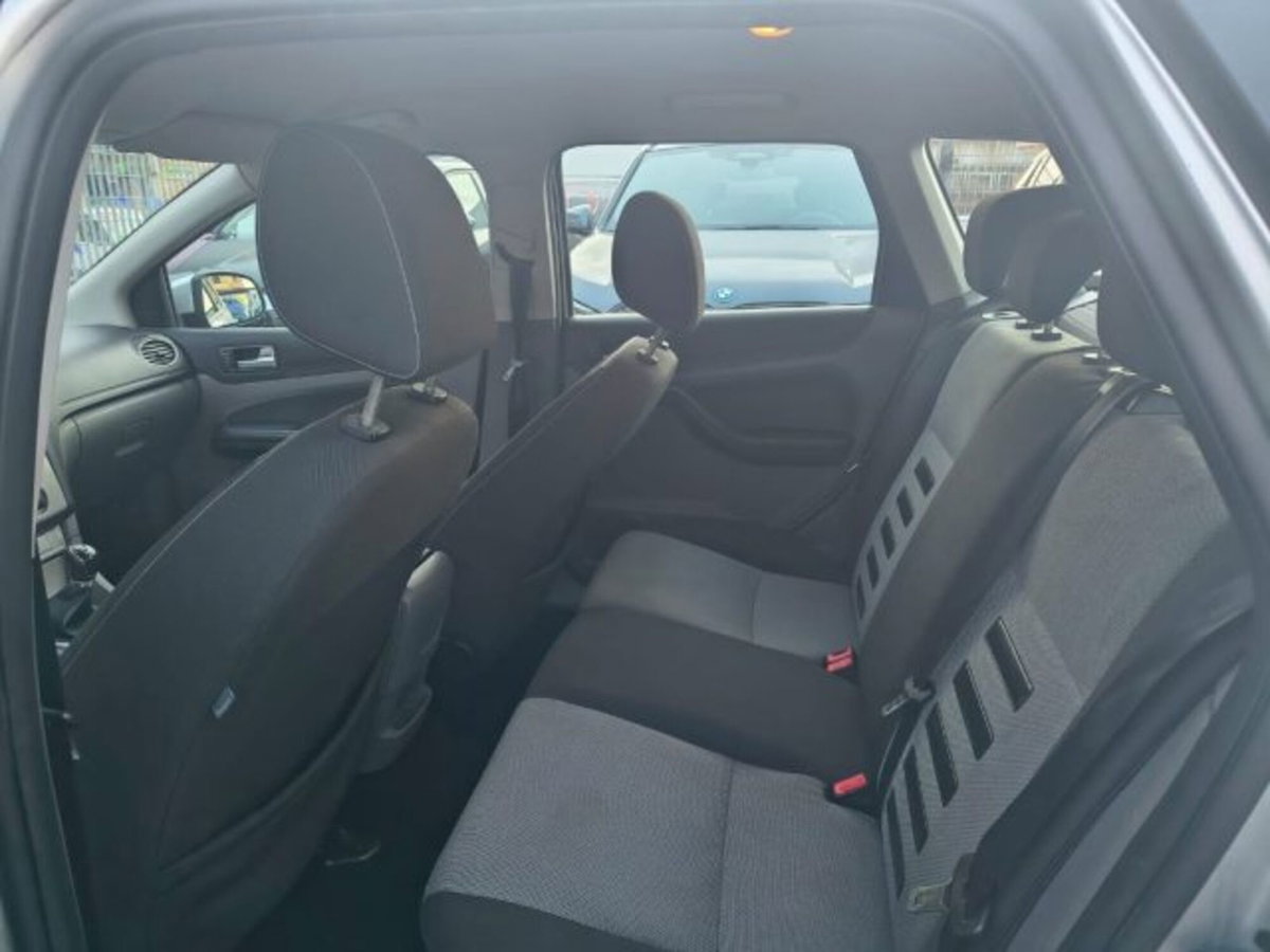 Ford Focus Station Wagon 1.6 TDCi 115 CV SW Titanium (7)
