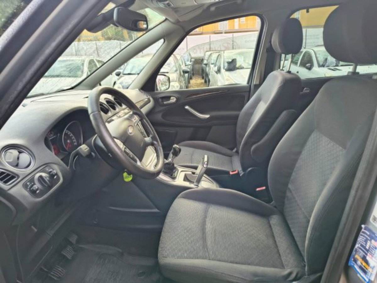 Ford Galaxy 2.0 TDCi 140 CV Ghia DPF (10)