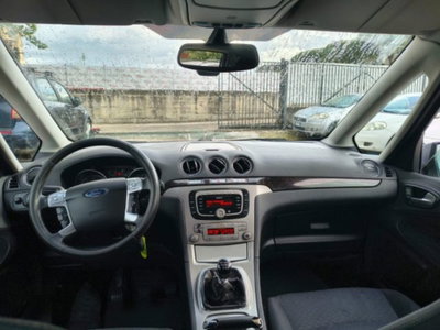 Ford Galaxy 2.0 TDCi 140 CV Ghia DPF (12)