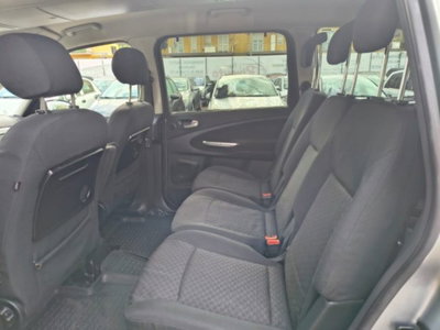 Ford Galaxy 2.0 TDCi 140 CV Ghia DPF (15)