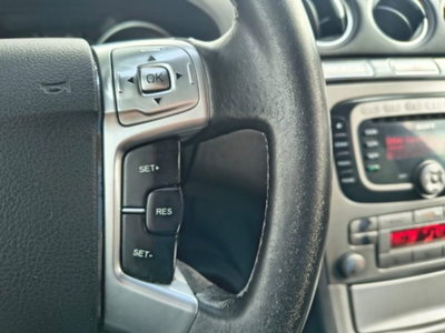 Ford Galaxy 2.0 TDCi 140 CV Ghia DPF (16)