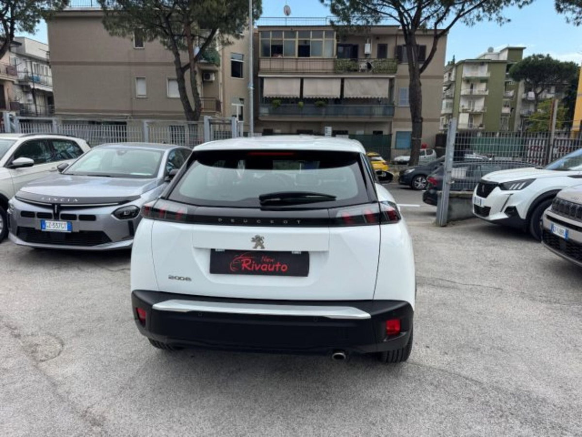 Peugeot 2008 BlueHDi 100 S&S Allure (7)