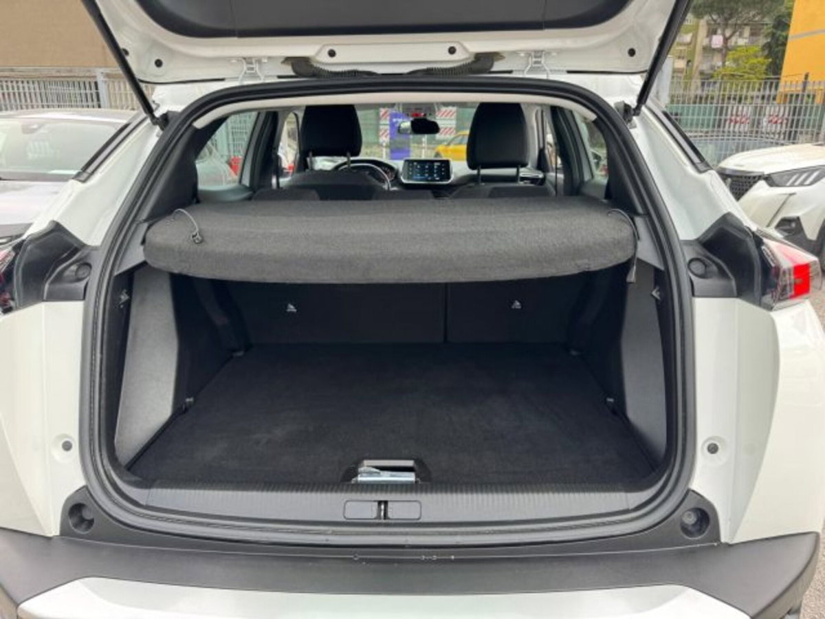 Peugeot 2008 BlueHDi 100 S&S Allure (9)