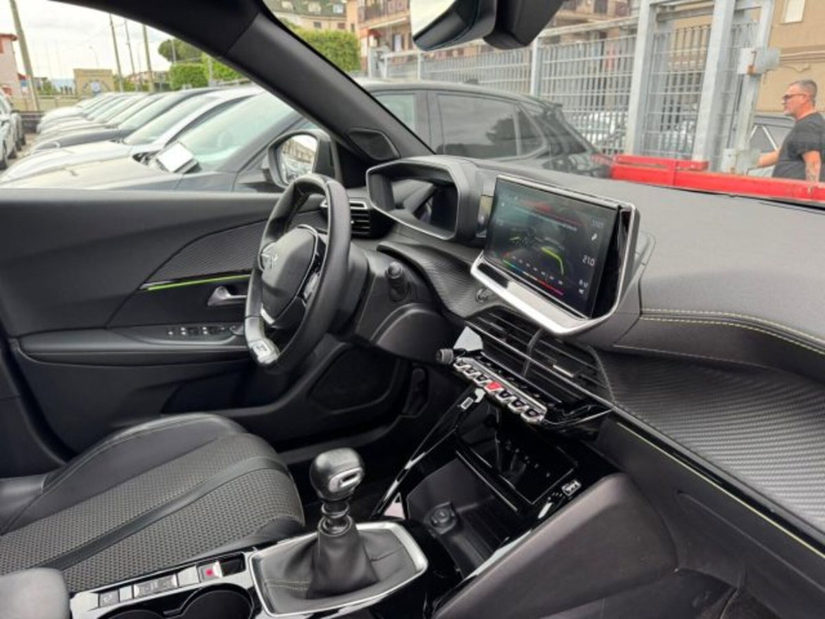 Peugeot 2008 BlueHDi 110 S&S GT (12)