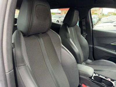 Peugeot 2008 BlueHDi 110 S&S GT (16)