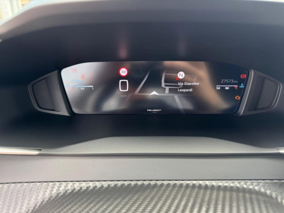 Peugeot 2008 PureTech 100 S&S Allure (16)
