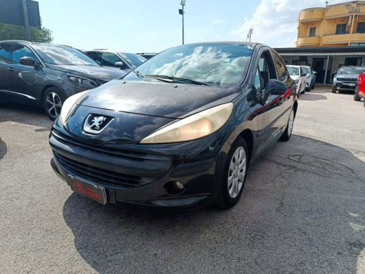 Peugeot 207 HDi 70CV 5p. XT (3)