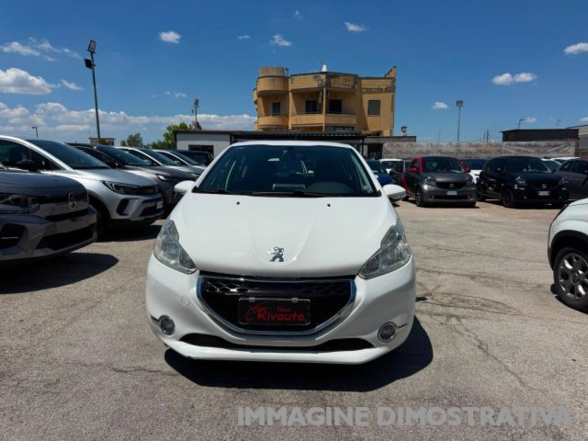 Peugeot 208 HDi 68 CV 5 porte Allure (4)